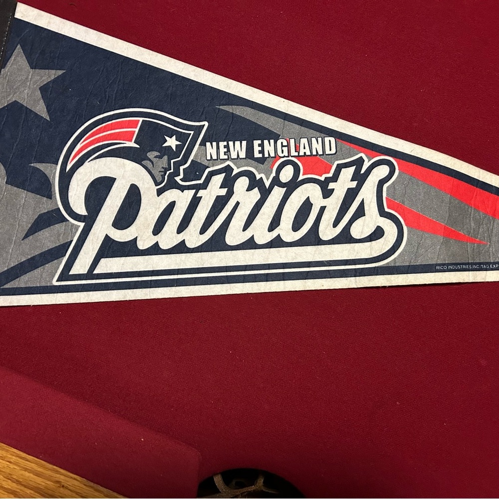 Vintage Y2K New England Patriots Felt Pennant Banner Flag Licensed NFL Fan Gear - Picture 14 of 15